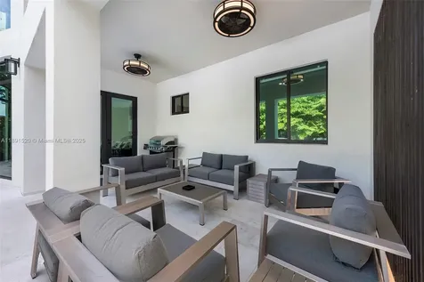 6529 SW 30th Street Miami FL 33155
