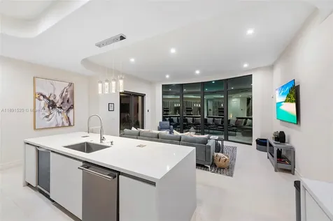6529 SW 30th Street Miami FL 33155