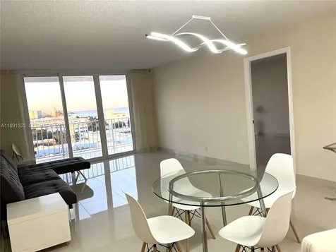 800 SE 20th Avenue Deerfield Beach FL 33441