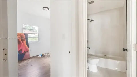 2100 SW 25th Street Miami FL 33133
