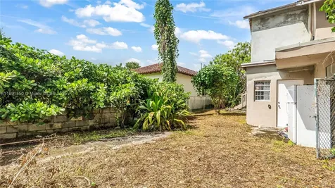 2100 SW 25th Street Miami FL 33133