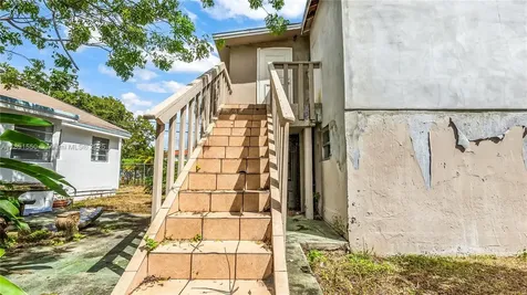 2100 SW 25th Street Miami FL 33133