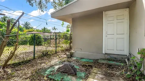 2100 SW 25th Street Miami FL 33133