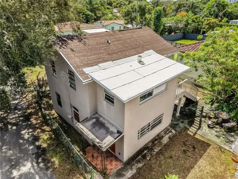 2100 SW 25th Street Miami FL 33133