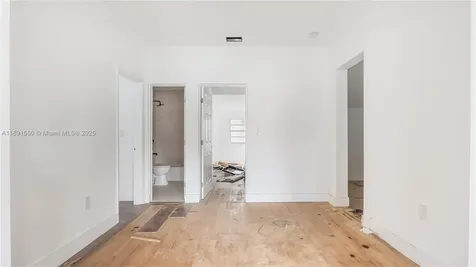 2100 SW 25th Street Miami FL 33133