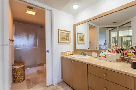 1400 SW 131st Way Pembroke Pines FL 33027