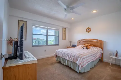 1400 SW 131st Way Pembroke Pines FL 33027