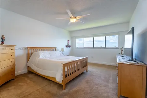 1400 SW 131st Way Pembroke Pines FL 33027