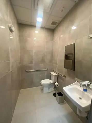 2820 NE 214th Street Aventura FL 33180