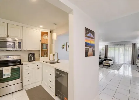 4249 S Carambola Circle S Coconut Creek FL 33066