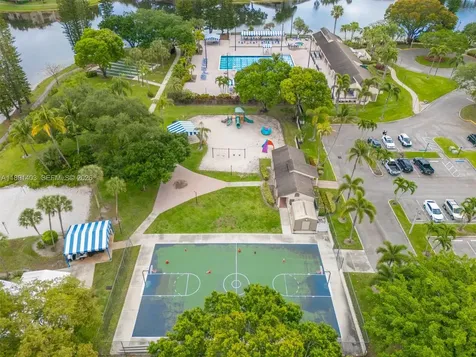 4249 S Carambola Circle S Coconut Creek FL 33066
