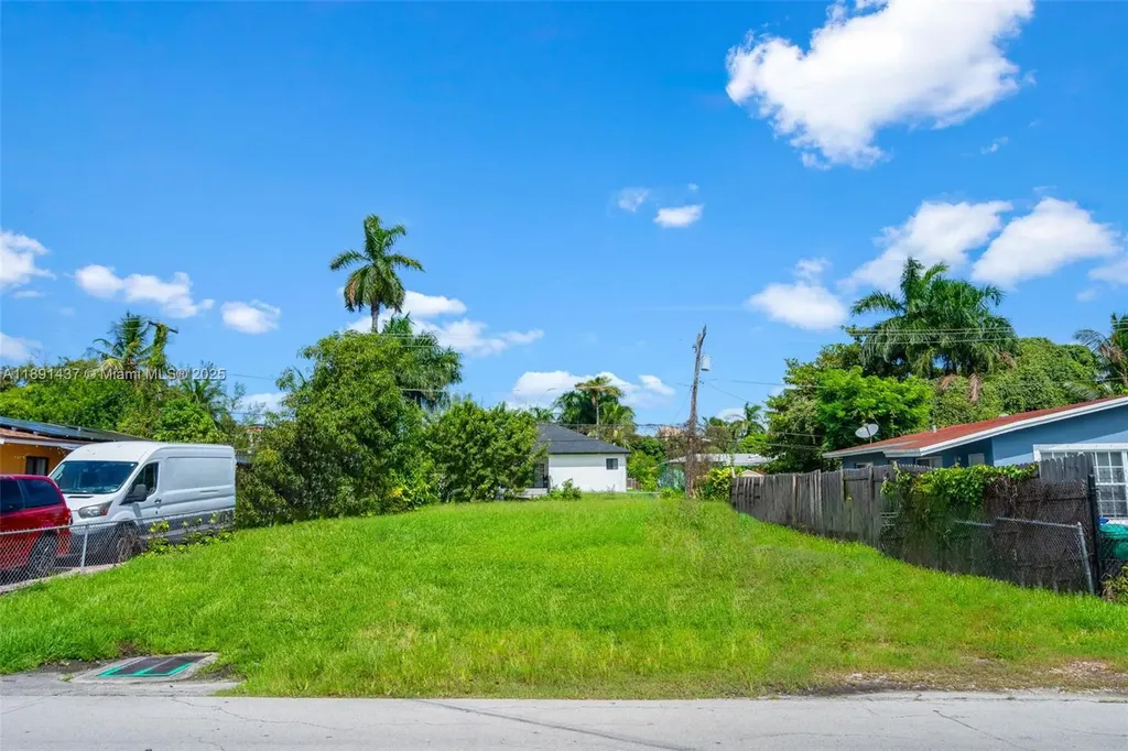 1453 NE 117th Street Miami FL 33161