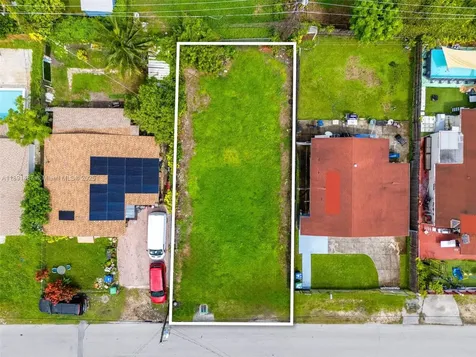1453 NE 117th Street Miami FL 33161