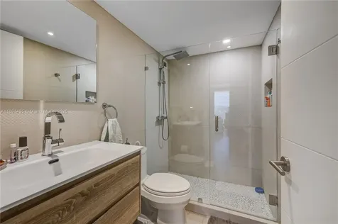 1901 Brickell Avenue Miami FL 33129
