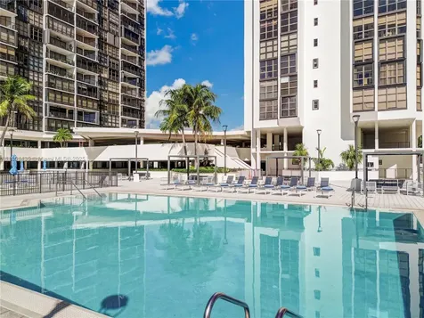 1901 Brickell Avenue Miami FL 33129