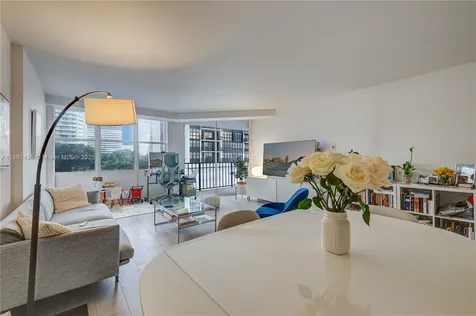 1901 Brickell Avenue Miami FL 33129