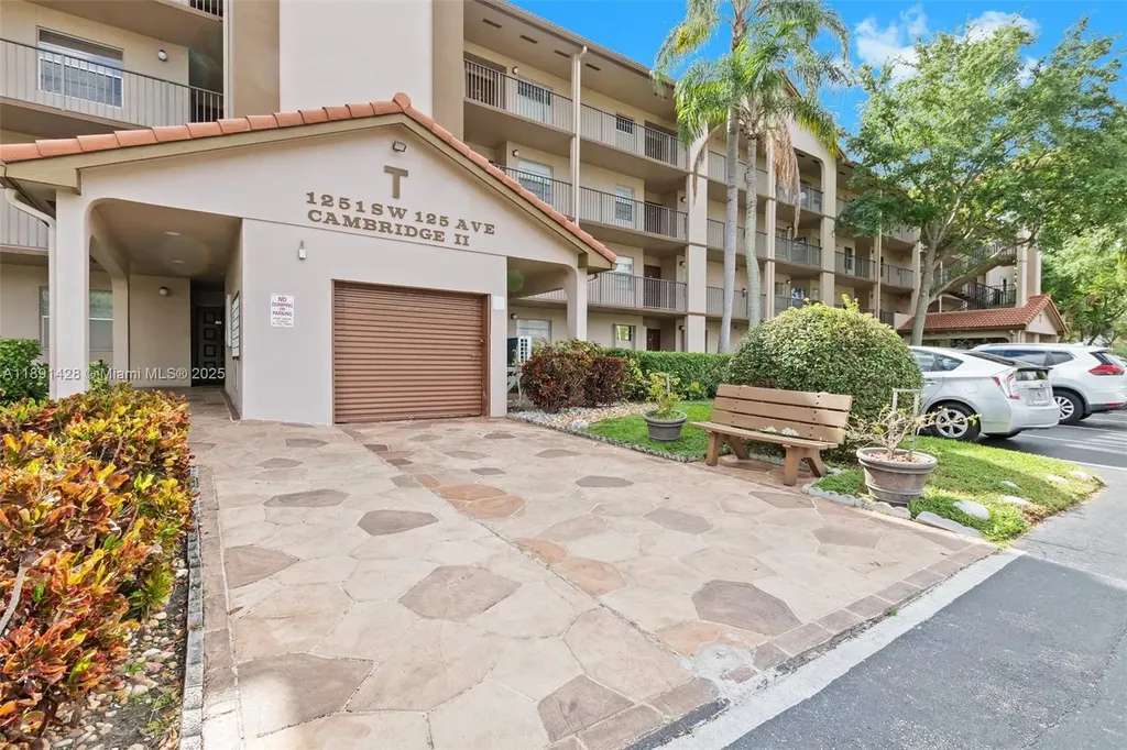 1251 SW 125th Avenue Pembroke Pines FL 33027