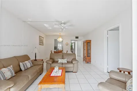 1251 SW 125th Avenue Pembroke Pines FL 33027