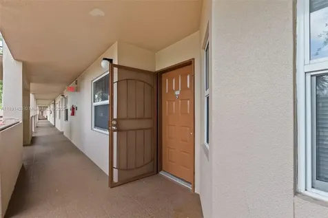 1251 SW 125th Avenue Pembroke Pines FL 33027