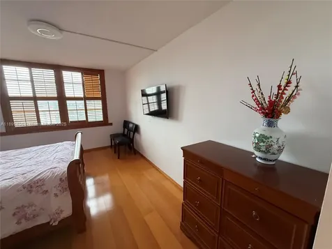 2780 NE 183rd Street Aventura FL 33160