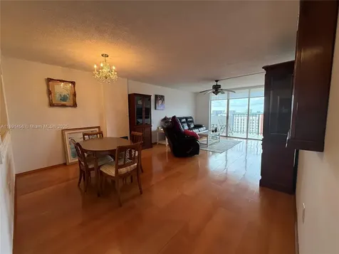 2780 NE 183rd Street Aventura FL 33160