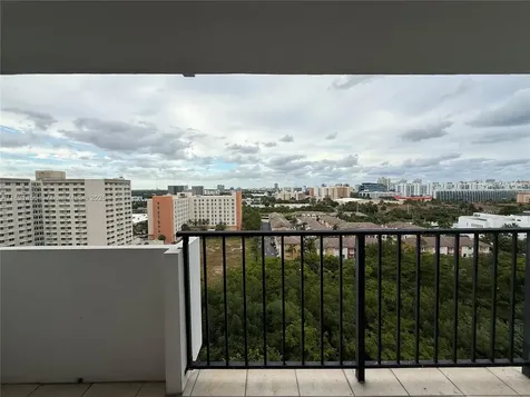 2780 NE 183rd Street Aventura FL 33160