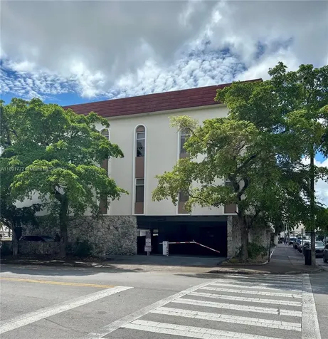 717 Ponce De Leon Boulevard Coral Gables FL 33134