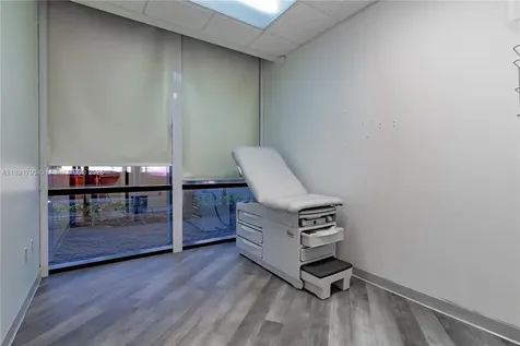 410 W 41st Street Miami Beach FL 33140