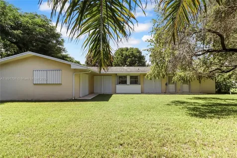 18401 SW 86th Court Cutler Bay FL 33157