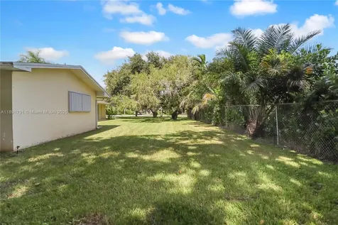 18401 SW 86th Court Cutler Bay FL 33157