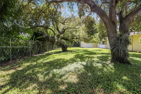 18401 SW 86th Court Cutler Bay FL 33157