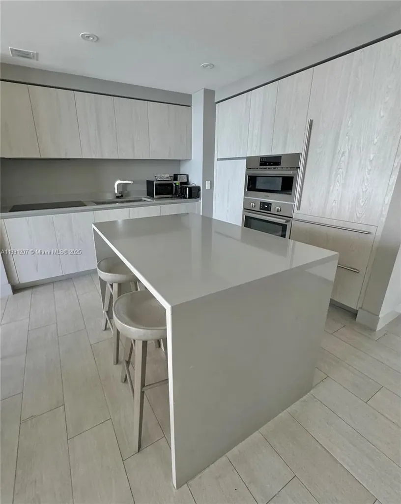 4010 S Ocean Drive Hollywood FL 33019