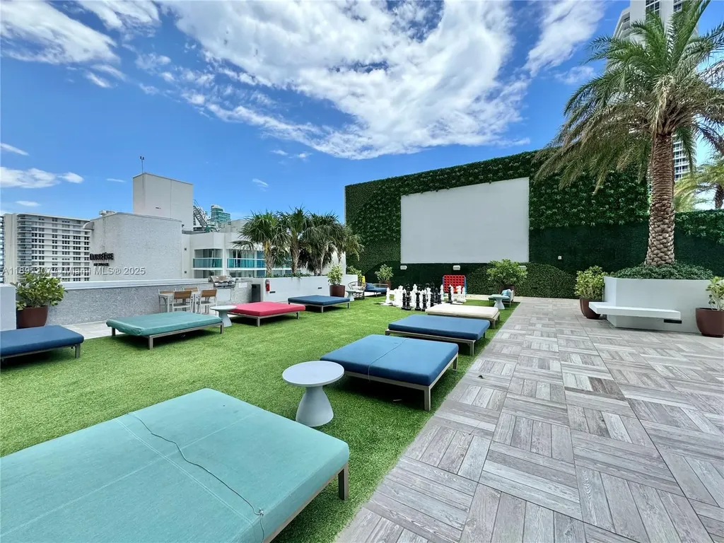 4010 S Ocean Drive Hollywood FL 33019