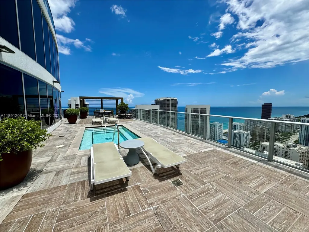 4010 S Ocean Drive Hollywood FL 33019