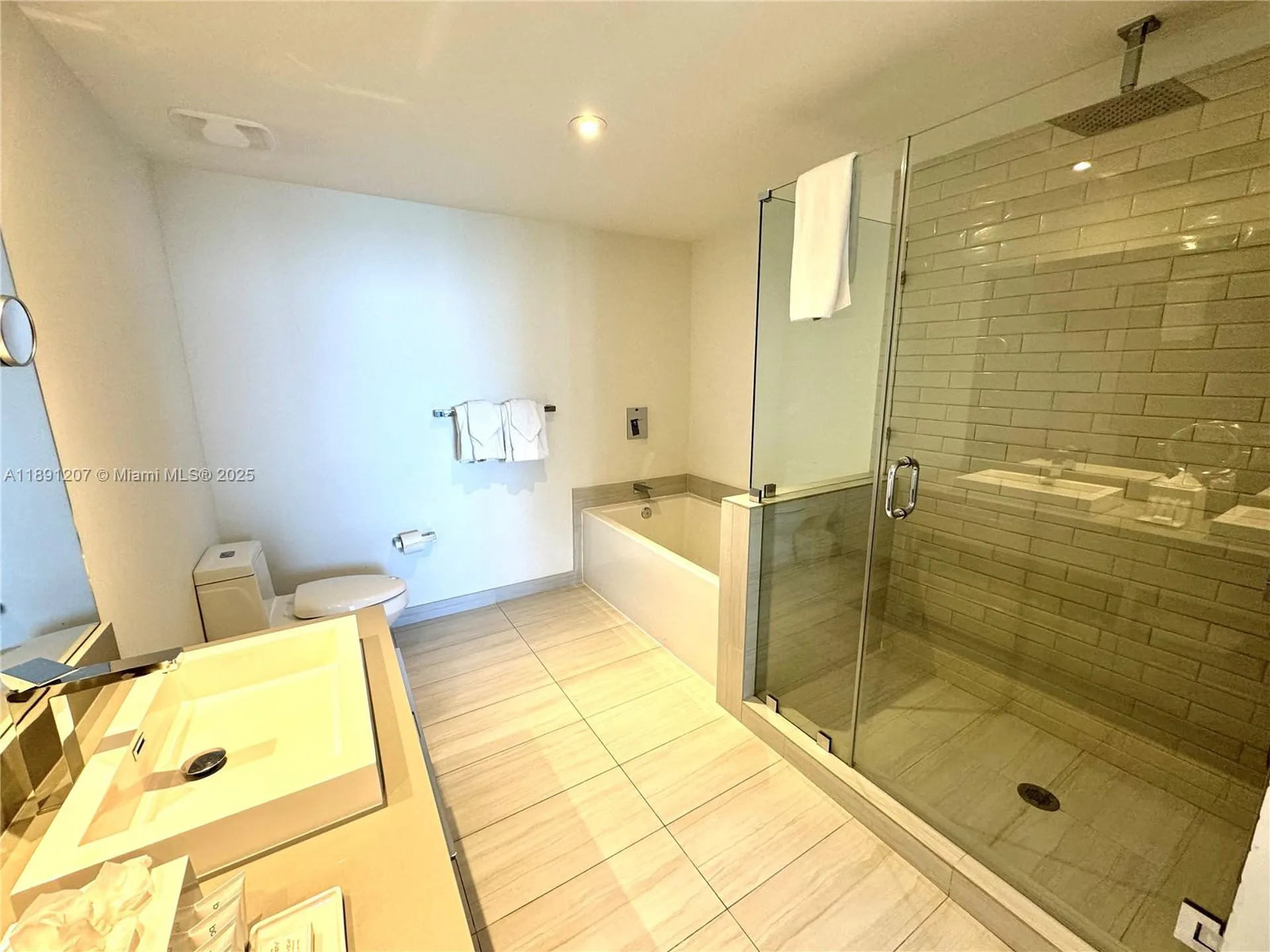 4010 S Ocean Drive Hollywood FL 33019
