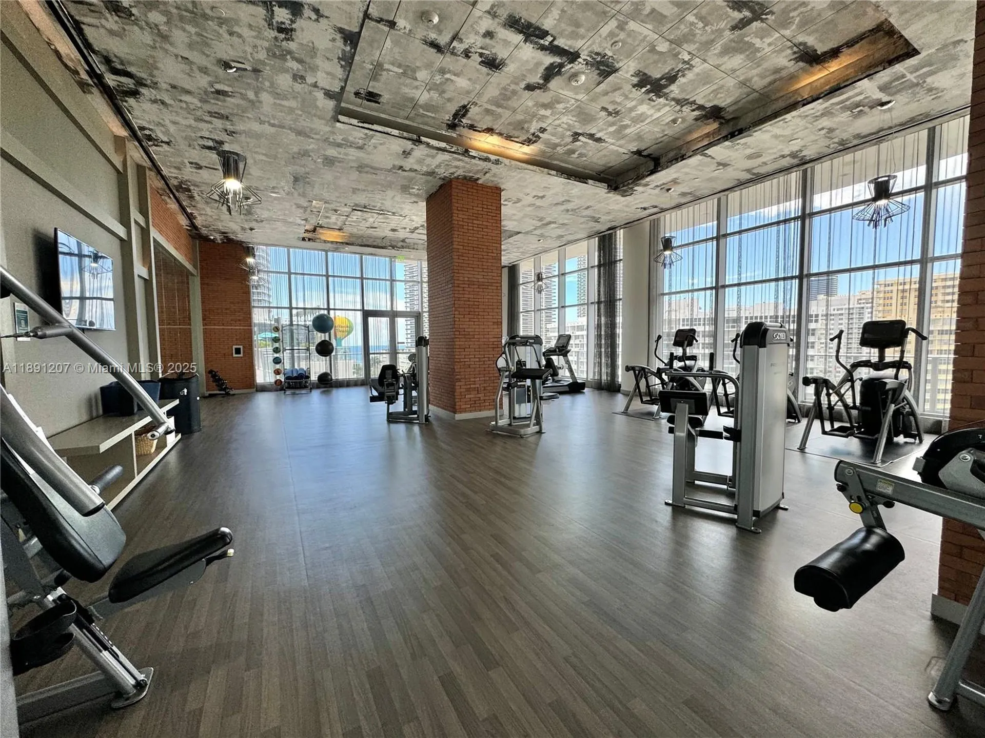 4010 S Ocean Drive Hollywood FL 33019