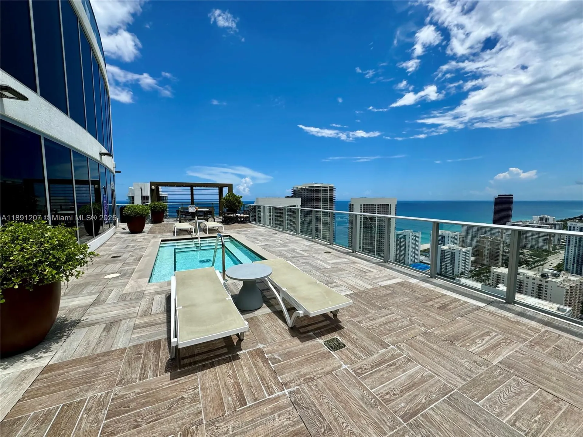 4010 S Ocean Drive Hollywood FL 33019