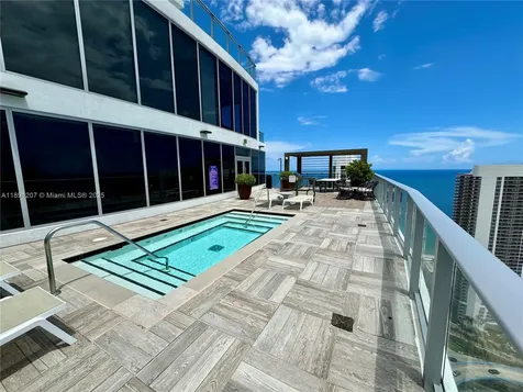 4010 S Ocean Drive Hollywood FL 33019