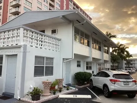3133 S Ocean Drive Hallandale Beach FL 33009