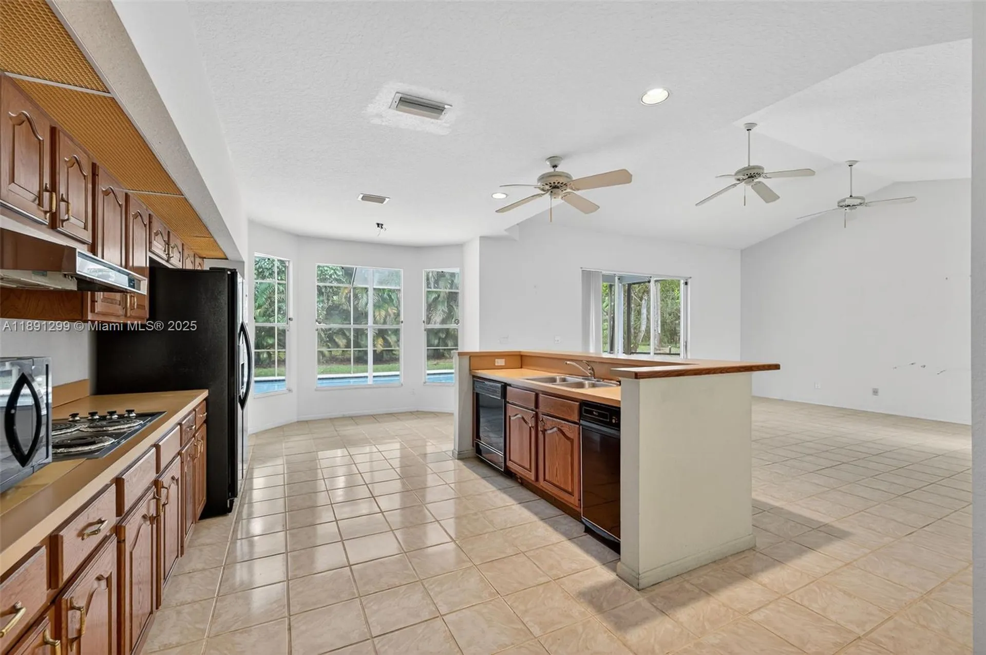 3704 High Pine Drive Coral Springs FL 33065