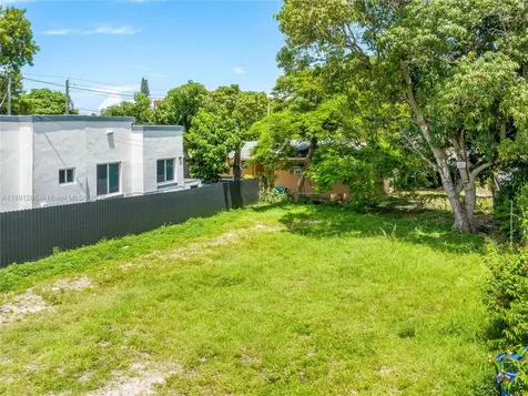 1881 NW 4th Street Miami FL 33125
