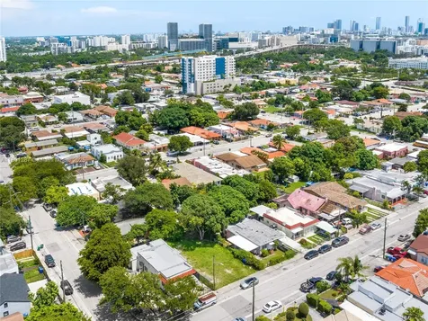 1881 NW 4th Street Miami FL 33125