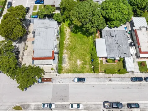 1881 NW 4th Street Miami FL 33125