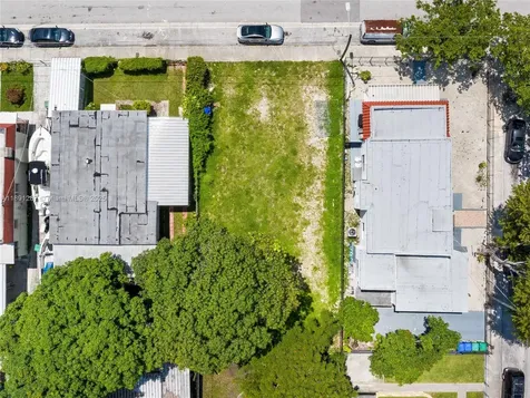 1881 NW 4th Street Miami FL 33125