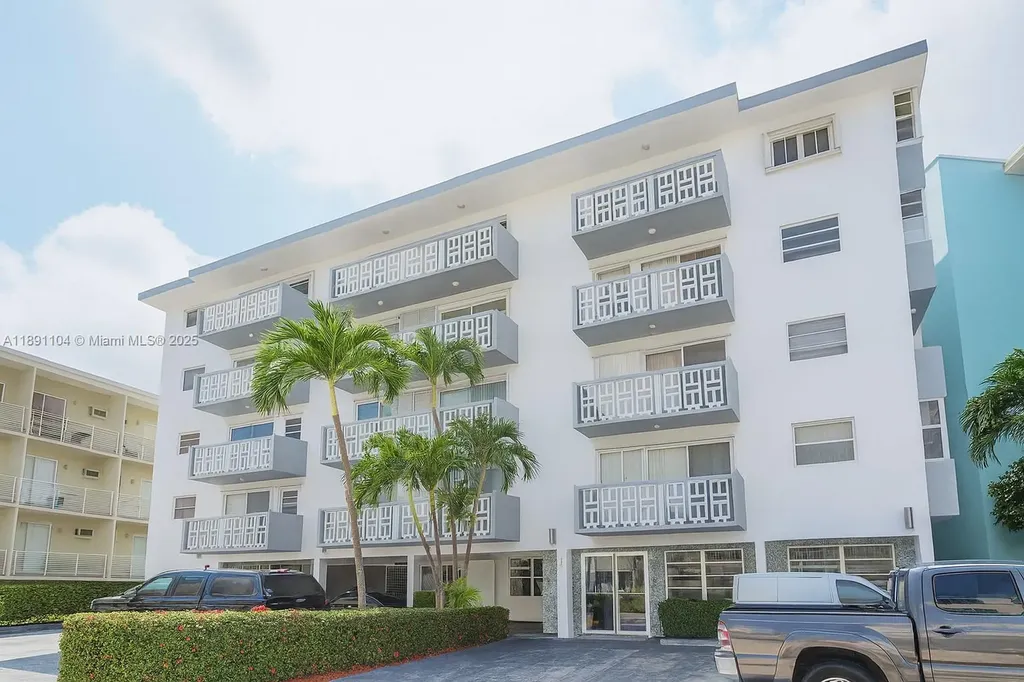 1662 Lincoln Court Miami Beach FL 33139