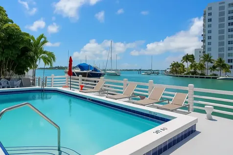 1662 Lincoln Court Miami Beach FL 33139