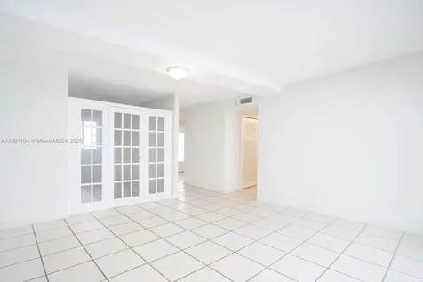 1662 Lincoln Court Miami Beach FL 33139