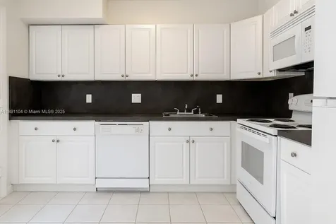 1662 Lincoln Court Miami Beach FL 33139