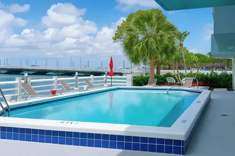 1662 Lincoln Court Miami Beach FL 33139
