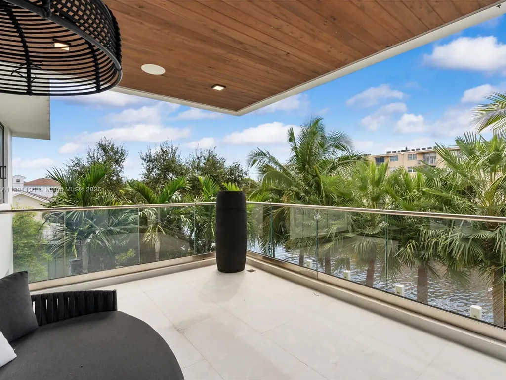 1736 SE 14th Street Fort Lauderdale FL 33316